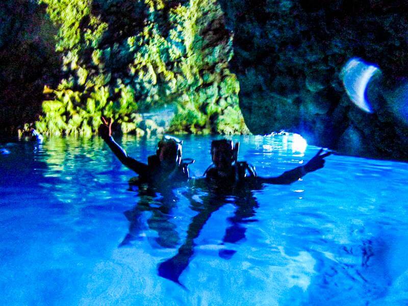 青の洞窟水圏の景色 千葉カップル